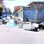 Los barrios capitalinos al tope con las basuras