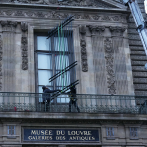 El Louvre reabre completamente tras suspensión del paro de los empleados