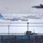 Miles de vuelos cancelados en todo EE.UU. por tormentas invernales en temporada Navideña