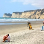 Seis personas, incluida una bebé, mueren en ataque armado en playa de Ecuador