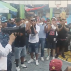 Roberto Santana destaca orden en cárceles de Baní