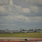 Aviones militares estadounidenses se mantienen en el AILA