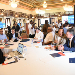 Gobierno recibe apoyo del BID y asesor británico en primer Consejo de Gobierno de 2026