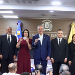 Abinader y Raquel Arbaje son los primeros en recibir la nueva cédula de identidad