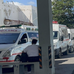 Ambulancias esperan hasta 24 horas por falta de camillas en el Cabral y Baéz en Santiago