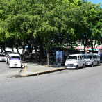 Choferes de diferentes rutas ocupan espacios de parques públicos