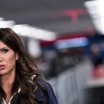 Diversos sectores piden la renuncia o expulsión de Kristi Noem