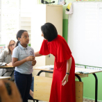 Primera dama imparte clase de moral, cívica y ética ciudadana en escuela de Cristo Rey