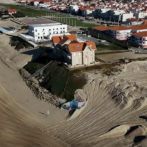 Cambio climático acelera proceso de erosión marina en playas francesas