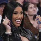 Cardi B es la favorita para acompañar a Bad Bunny en el Super Bowl, según encuesta de aficionados