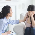 ¿Cómo identificar y ayudar a alguien en una crisis de salud mental?