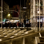 Los supervivientes de un naufragio con 15 muertos acusan a los guardacostas de embestirlos