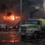 Policía Nacional desmiente reporte de saqueos tras incendio en comercial de Villa Mella