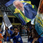 El carnaval de Río debuta con carroza del presidente Lula, quien busca la reelección en octubre