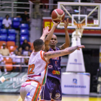 Víctor Liz anota 35 y Pueblo Nuevo triunfa ante Cupes en tiempo extra en Santiago