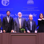Pedro Vergés recibe el Premio Nacional de Literatura