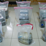 DNCD y Armada detienen embarcación con 42 paquetes de presunta cocaína