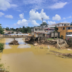 Gaspar Hernández sigue entre lodo y abandono a cinco días del desastre