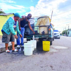 Protestan en Baní por crisis en servicio de agua potable