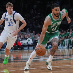 Los Celtics vencen 120-100 a los Mavericks en el primer juego de Tatum en casi 10 meses