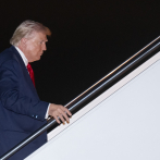 Trump recibe los restos de los seis soldados muertos en la guerra contra Irán