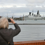 Un primer petrolero cruza el estrecho de Ormuz escoltado por la Marina de Estados Unidos
