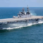 Buques de guerra de Estados Unidos cruzan el estrecho de Ormuz