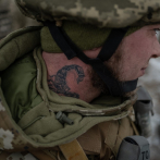 Tatuajes ofrecen esperanza para identificar a soldados ucranianos desaparecidos