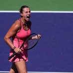 Sabalenka remonta y se impone a Elena Rybakina para su primer título en Indian Wells