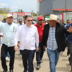 Ministro de Industria y Comercio se reúne con comerciantes en la frontera para impulsar el comercio