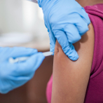 ¿Estás buscando quedar embarazada? Experta recomienda vacunación contra el sarampión