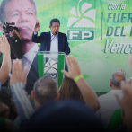 Leonel Fernández juramenta en la FP al exgobernador de Hermanas Mirabal y dirigentes del PRM y PLD