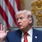 Trump amenaza con destruir principal terminal petrolera de Irán si no logra acuerdo