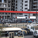 Petróleo sigue y las bolsas a la baja