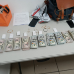 Aduanas retiene más de US$400 mil tras detección de divisas no declaradas en aeropuertos