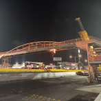 Comienzan trabajos de desmonte del viejo puente peatonal del kilómetro 9 de la Duarte