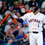 Jonrón de tres carreras de Correa impulsa a los Astros a la victoria sobre los Red Sox por 6-4
