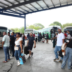 Gran flujo de personas en las diferentes paradas del transporte interurbano por la Semana Santa