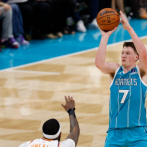 Kon Knueppel y Collin Gillespie establecen marcas de disparos de 3 puntos para Hornets y Suns