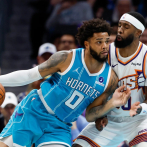 Bridges anota 25, Knueppel establece récord de triples para Charlotte