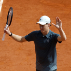 Jannik Sinner, a un triunfo del número uno, espera a Alcaraz