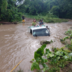 En El Seibo y otras localidades del Este las lluvias también causan inundaciones