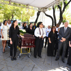 Despedida a Carlos Batista: “¿Acaso al cielo habrá llegado un hombre más bello, más elegante, más fino que él? Lo dudo”