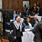 Fiscal sancionada va al frente de las opciones de reelección