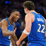 Los Magic aplastan a los Hornets 121-90 en el partido de repesca y avanzan