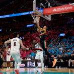 Wembanyama anotó 35 puntos en su debut en los playoffs y los Spurs arrollaron a los Trail Blazers