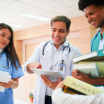 Ética, pensamiento crítico y comunicación: profesionales de la salud más allá de lo técnico