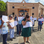 Protestan frente al Palacio Nacional en demanda reapertura de centro para ciegos