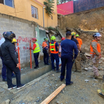 Se desploma vivienda tras deslizamiento de tierra en Arroyo Hondo, Santiago