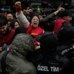 Activistas celebran el Día de los Trabajadores con protestas